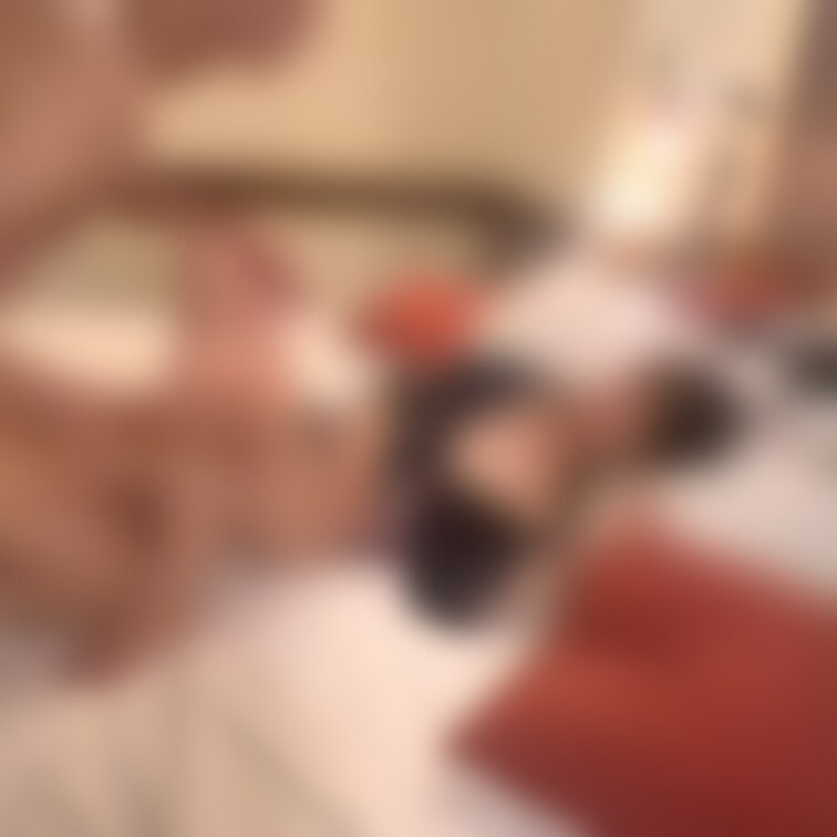 野外露出したときに初めてお会いした方から戴いた服着て旦那と久しぶりにホテルでしました💕
私めっちゃ眠たくてほとんど寝か