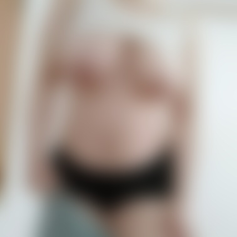 この前の動画のオフショット✨
服着てる所🩵🙈