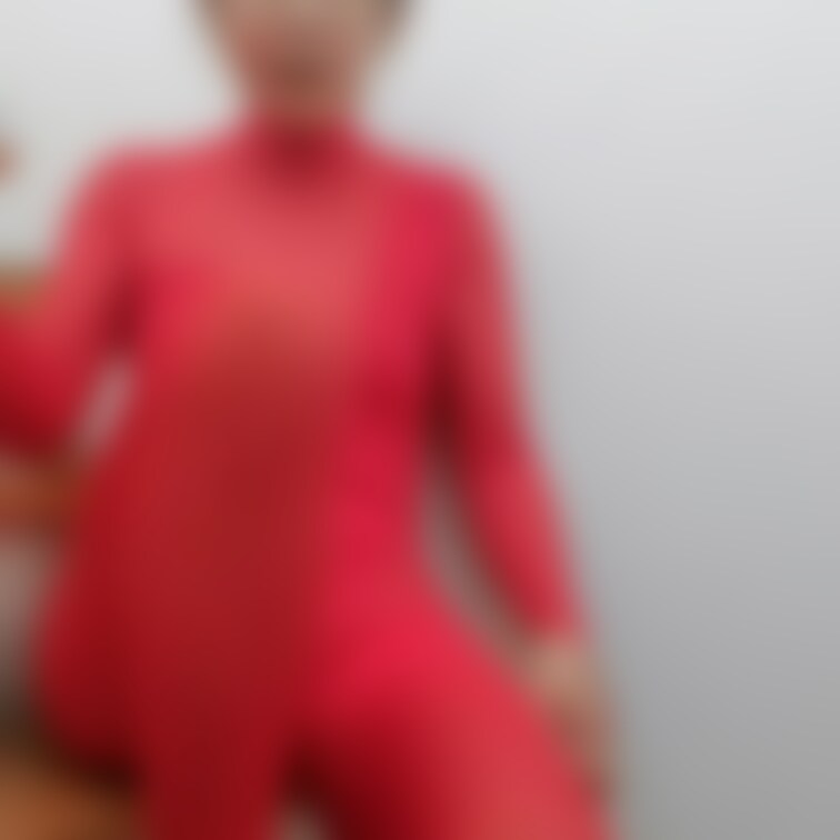 足や脚の好きな方に見て欲しい

足コキはどうかな？

こんな格好でのシコシコは
色気ないかな？
