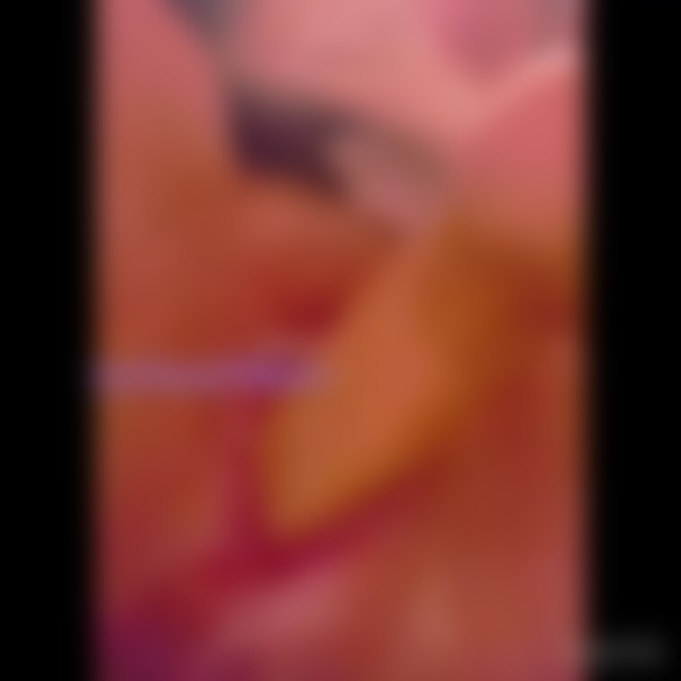 Twitterで投稿したオナ動画を、モザを変えて唇💋と少し目チラ👀させました✨
久しぶりのディルドオナの様子です♡まん