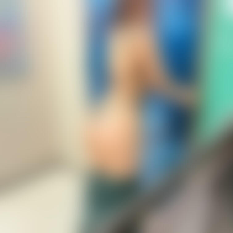 少しだけ露出撮影してました
すぐ近くがエレベーターだったのでビビりながら少しだけ撮影しました
公園に移動するまで車内