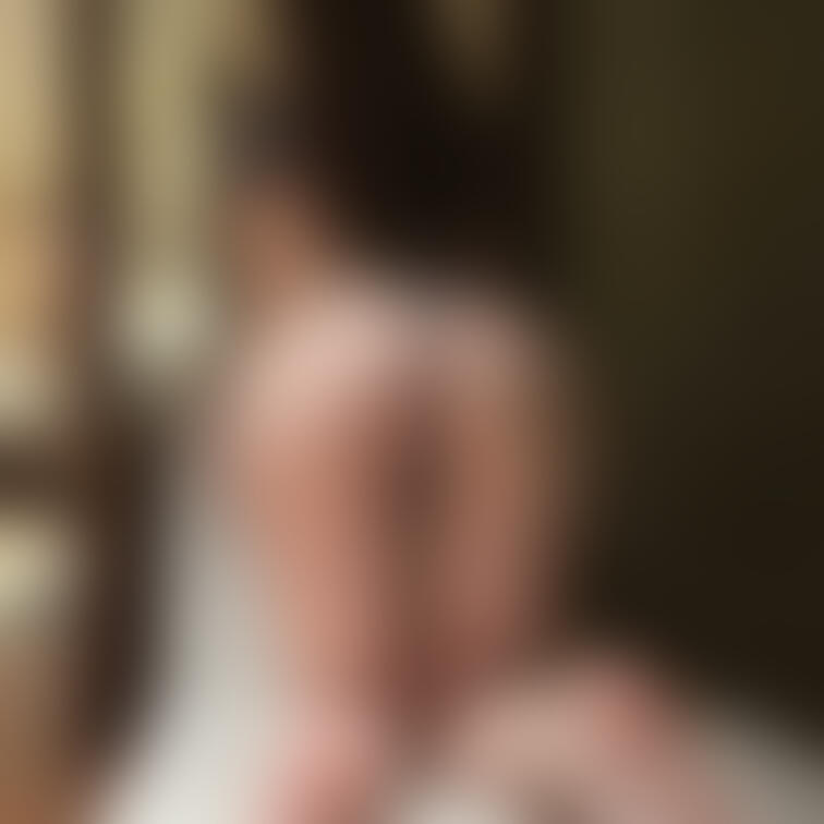 【おちり🍑×足裏特集❤️】

おちり🍑とあまり見せない足裏😂

たまに足裏ふぇちさん見かけるけど好きな人いるのか