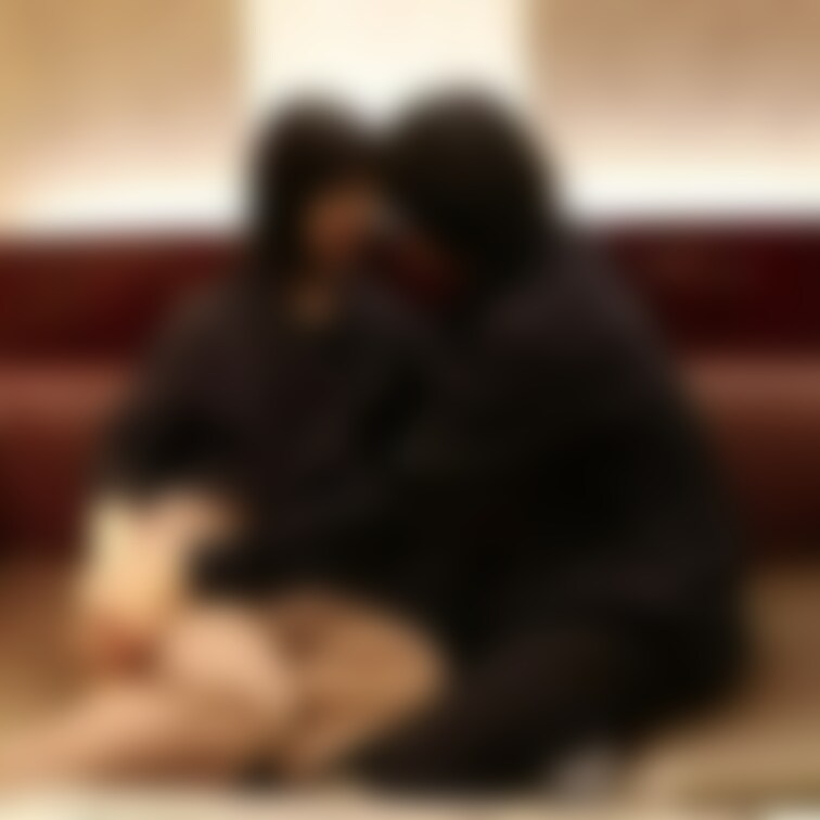 かれこれ3年くらいの付き合いになるえみちゃんとの処女卒業した時のハメ撮りです。