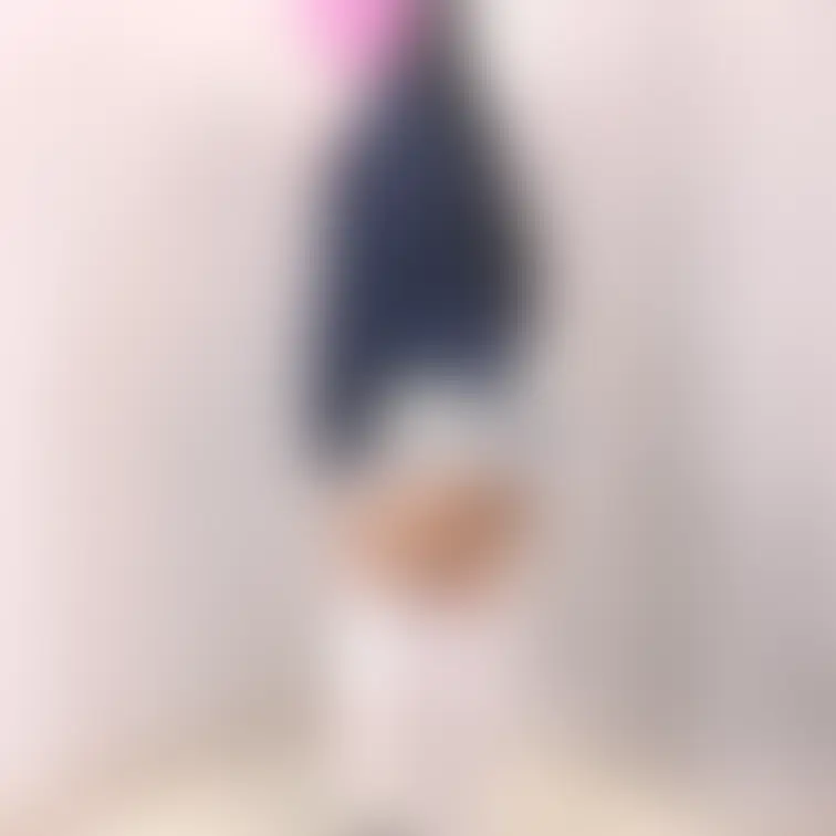 TKNMT🐰　えっちな皆さんのために委員長自ら教室でミニスカでパンチラいっぱい見せちゃってますよ💚