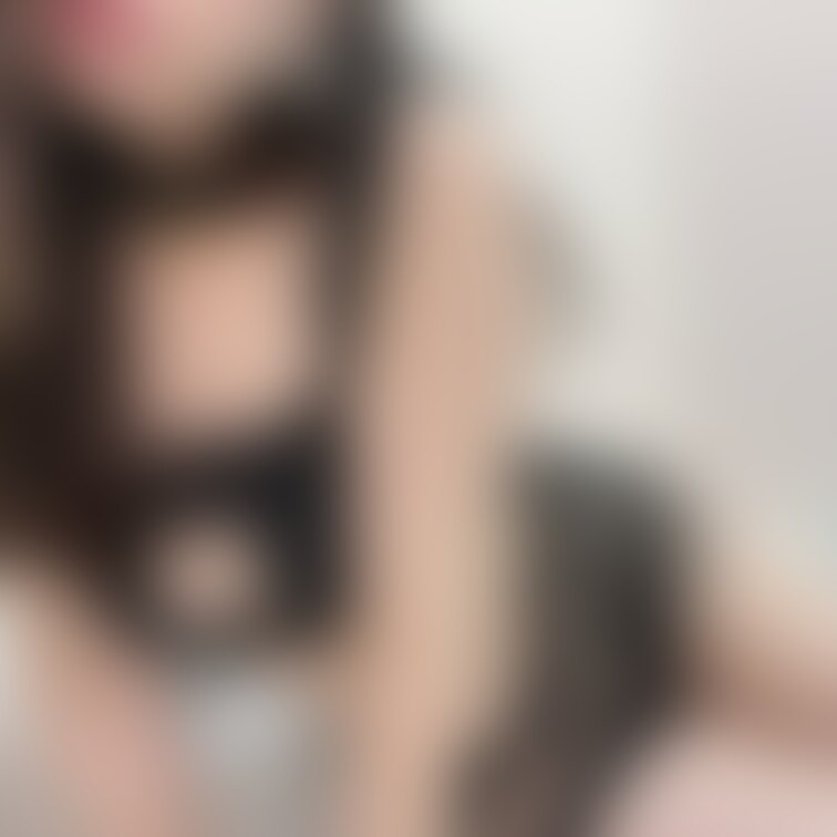 黒猫🐈メイドコスの続き.。o○
見えちゃいそうになって焦っちゃった🥺