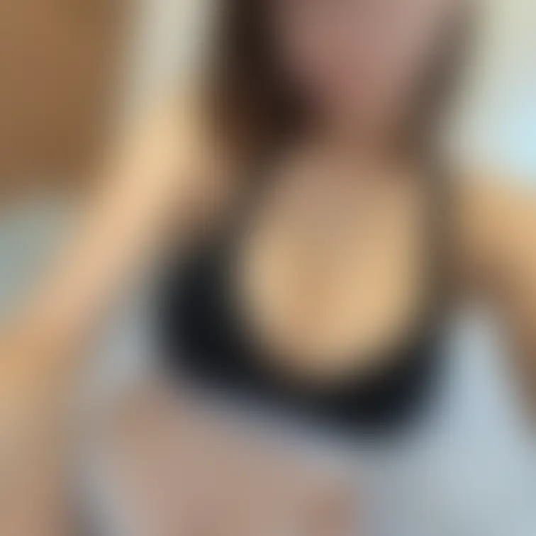 とにかくディルドを使い倒すHカップ事務員　本編は部長プランよりご確認いただけます