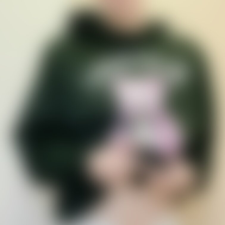 オムツを外そうと思ったぱんつちゃんですが、溢れる寸前のタプタプな可愛いリボン柄のオムツをみて、「少し...ムニムニ...