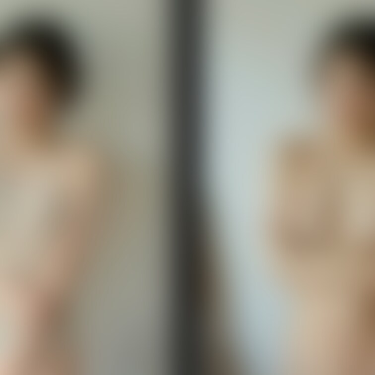 着衣と脱衣を並べた画像です。画像№818