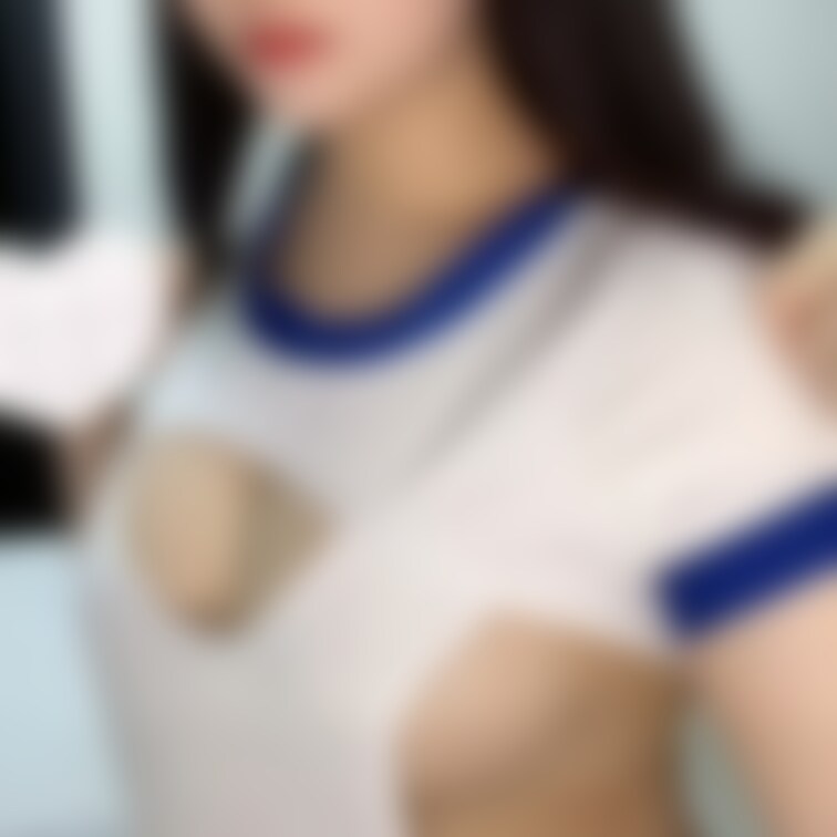 【限定動画】エッチなコスプレでマッサージした！

半年前に撮った動画を投稿するタイミングがなかなか無くてついに投稿〜
