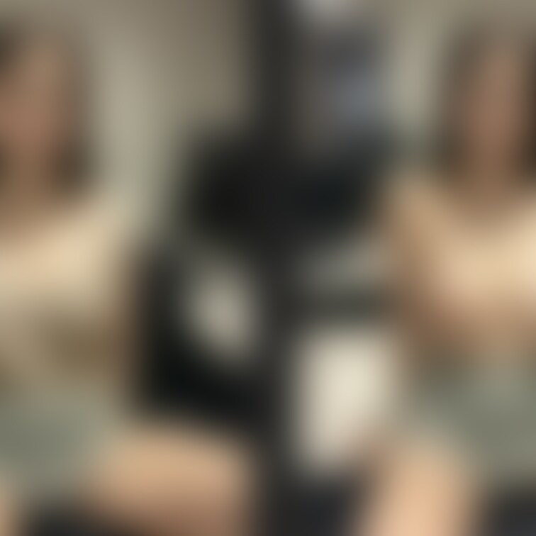 着衣と脱衣を並べた画像です。画像№423