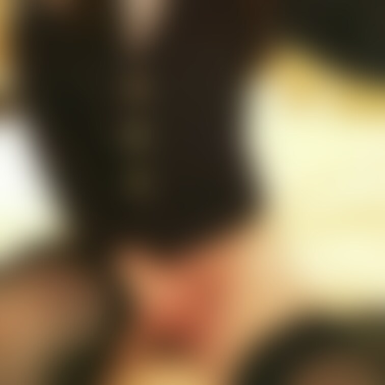 スーツお○○○さんのスカート、脱がせてみた( *ˊᵕˋ* )🐰💭💗