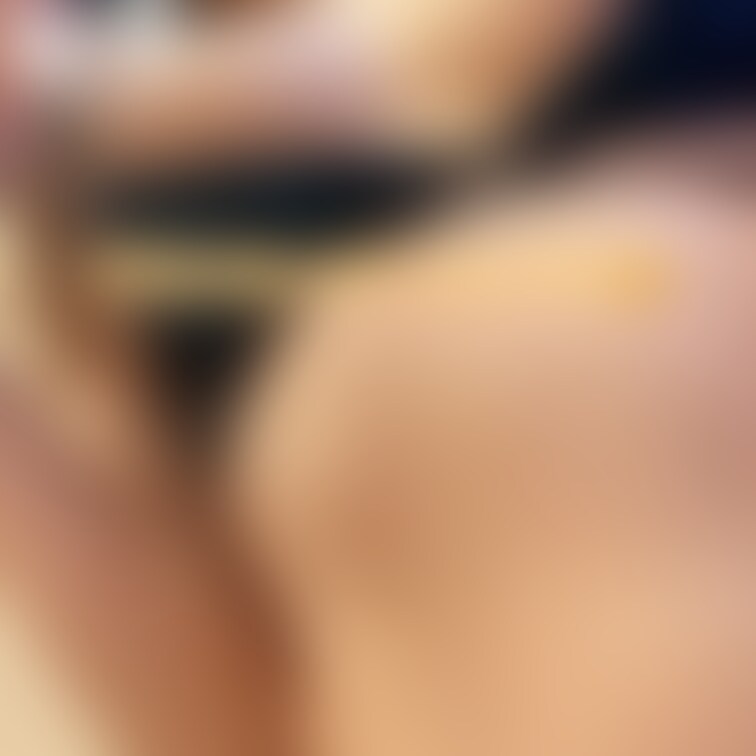 😋Smileぷらん😋
ムダ紐ブラからおっぱい🤭💞あめの乳首はよく伸びるんだよ~🤗今度動画撮ってみよ♡♡