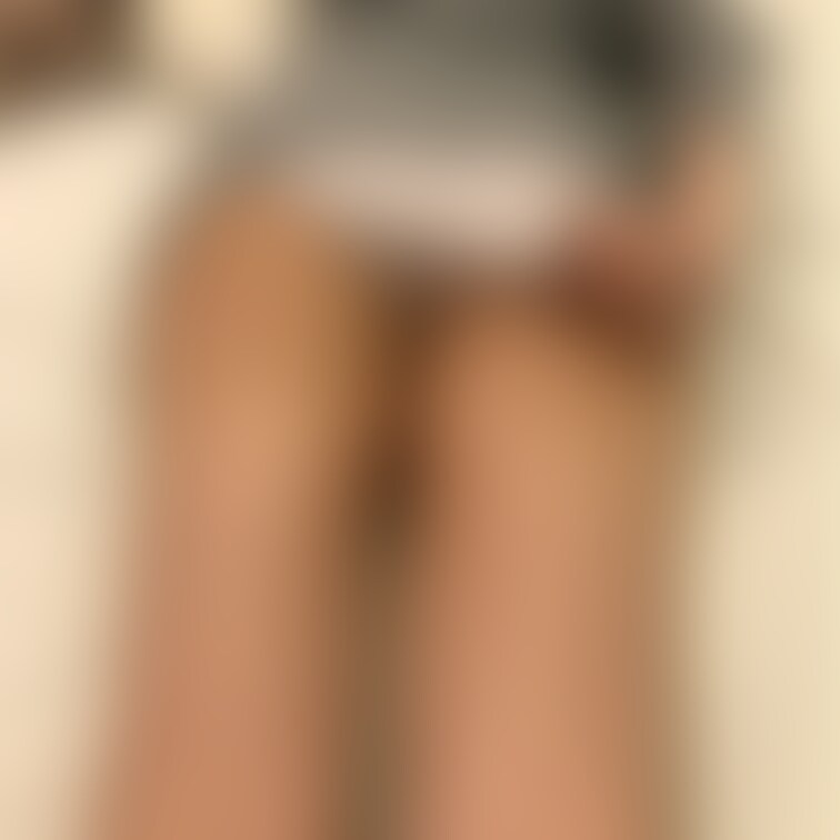 パンストお尻と生足お尻💕どっちが好き？？
