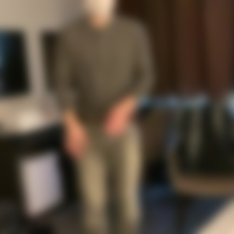 イケメン大学生にエッチなマッサージをする。