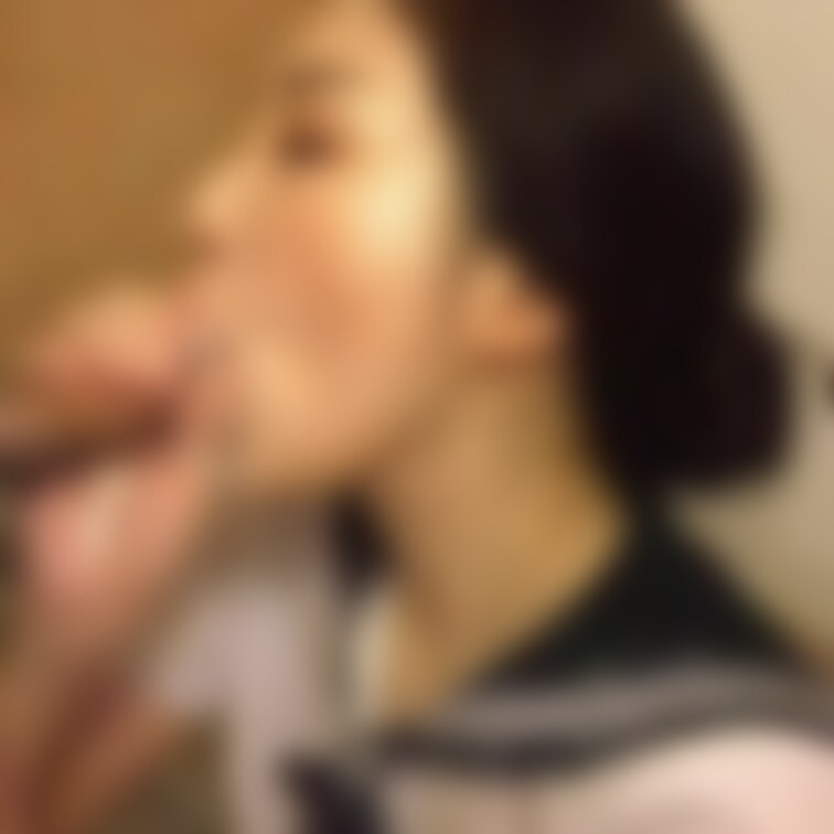 これは私が○○○時代の時の貴重な動画です‼️②
内容としては夏休みのときに、当時お付き合いしていた彼がいきなり制服持っ