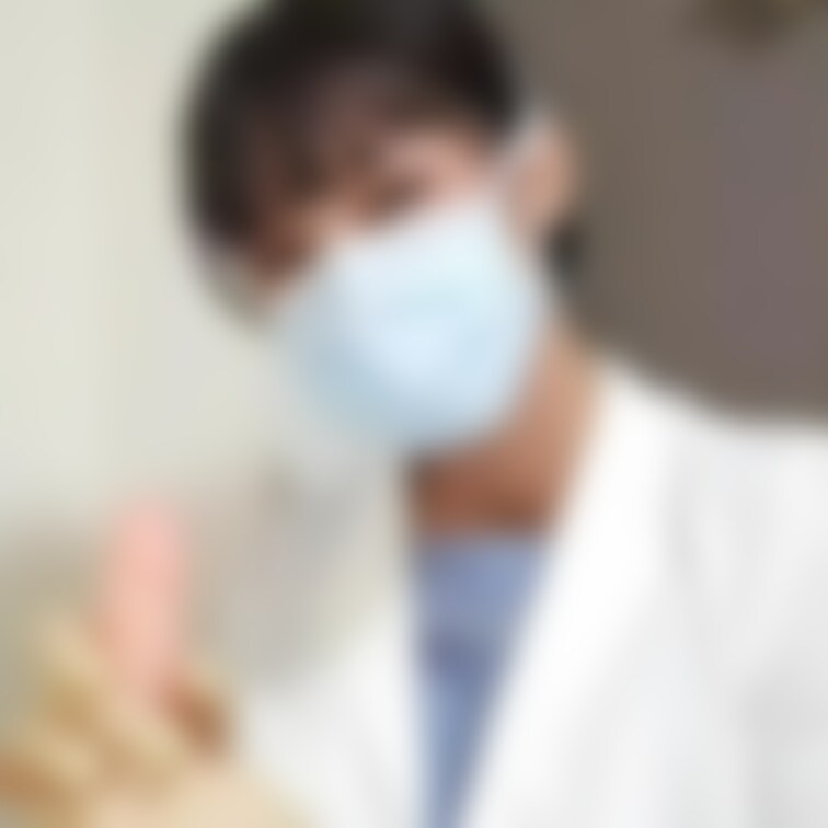 歯科女医による恥垢除去治療とグローブ手コキ
・後半はオペ着