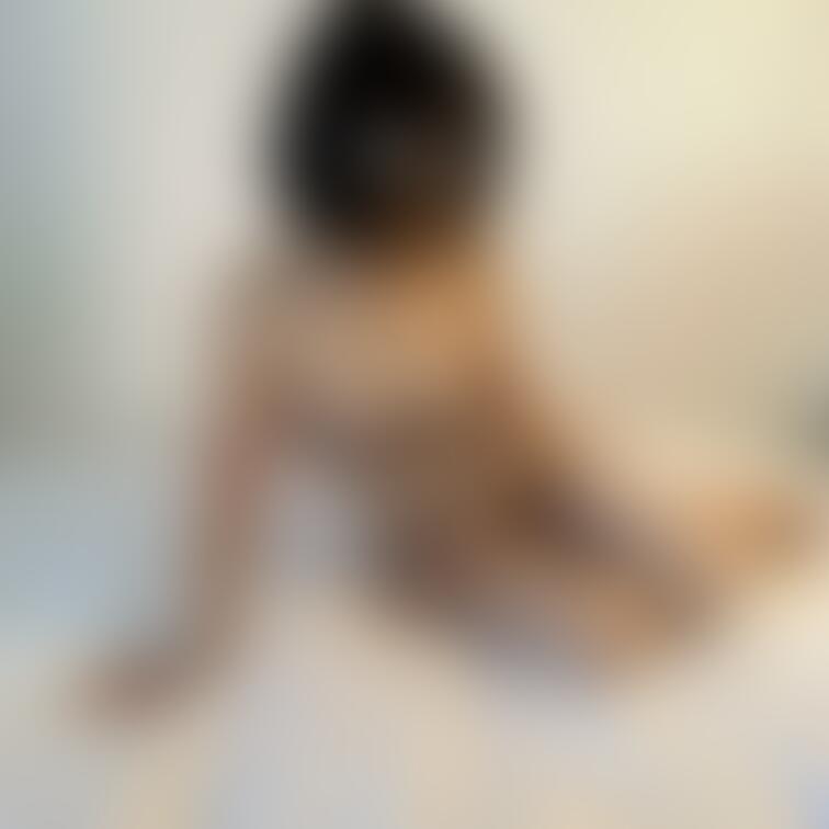 おっぱいポロンチョ💕
セクシーポーズって。。。💕
こうかな？🥰💕