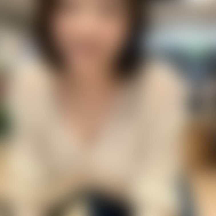 日常の中の熟女さん、人妻さんの写真を集めました♪
年上の女性が好きな方にはたまらない思います♪