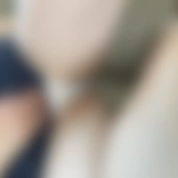 車内で見せてもらった人妻さんのパンティです。
このパンティ、もらいました✨

欲しい方いたりします？(^-^)笑
