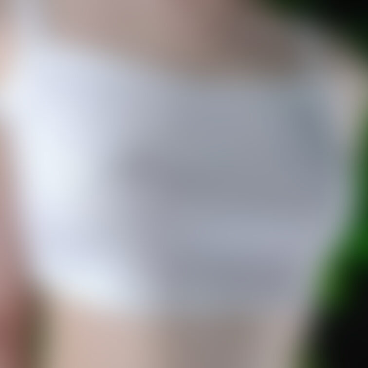 乳首ピアス可愛くないですか？🥰❤️






ちなみに疑似です🥺