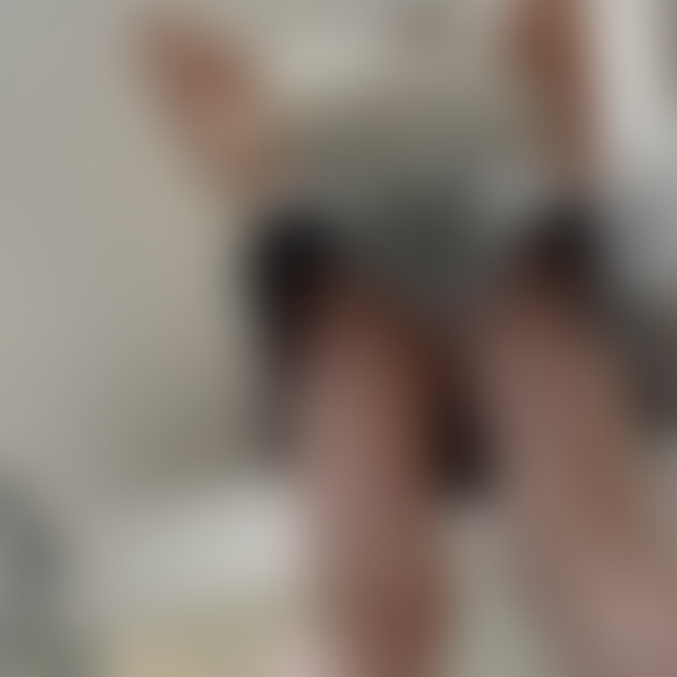 𝕏の投稿の続き。ミ二スカート捲り上げてるゆうちゃんです。
https://twitter.com/_yuuchan11