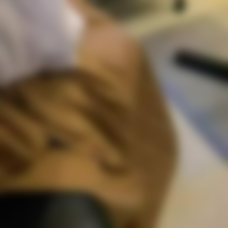 遂に妻が他の男と、、、
最後までしたのですが送られてきた動画はここまで生なのか、ゴムはしたのか、悶々としますね、、
