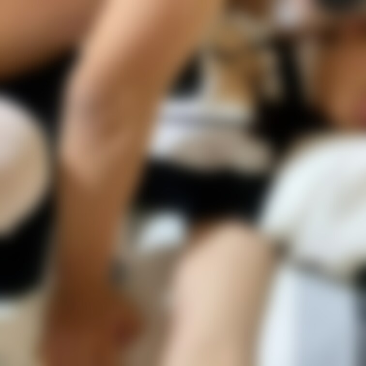 みなさん、エッチなメイド妻は好きですか？
#寝取られ
#NTR
#他人棒
#3P
#○○○
#人妻
#コス