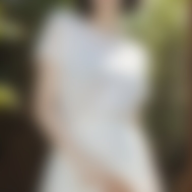 公園でスカートの中を見せてもらったよ💕 履いていない○○○いるんだね～💓