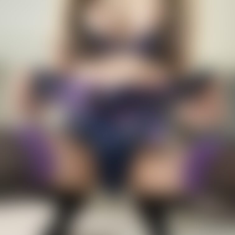 Tバックとブラ脱いだ姿やアソコをブラで隠したり、M時開脚ダブルピース💗