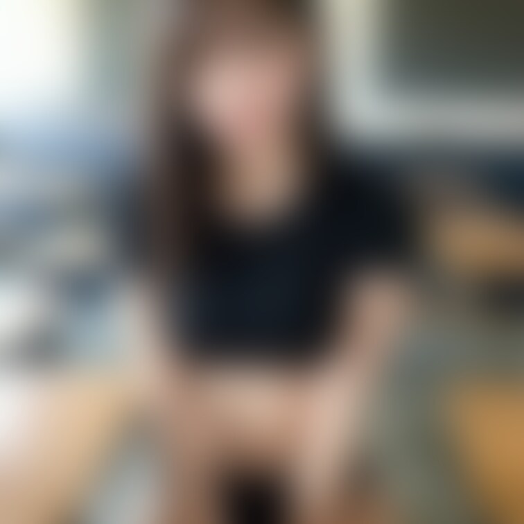 愛梨 下着とナース姿。