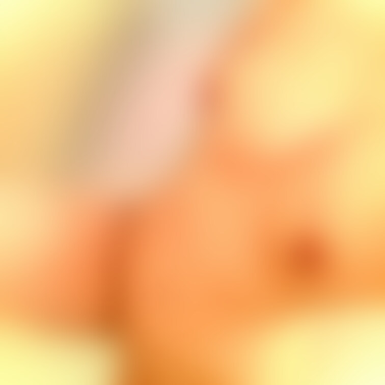 太っちゃった💦
この汚い体をナジってください🙇‍♀️