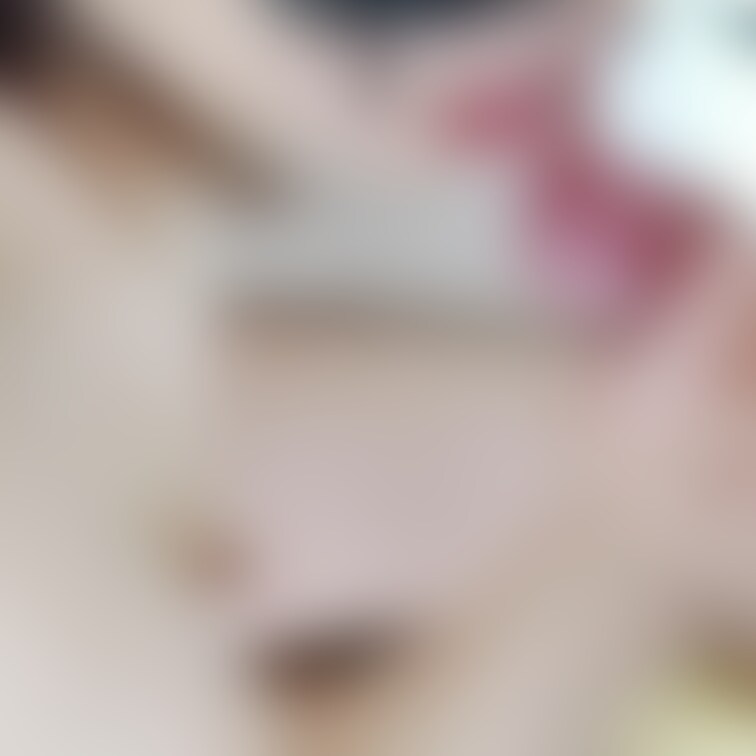 美味しそうに咥える変態妻
おっぱいにぶっかけてもらう動画を見たい方は妻を応援プランまで😀
