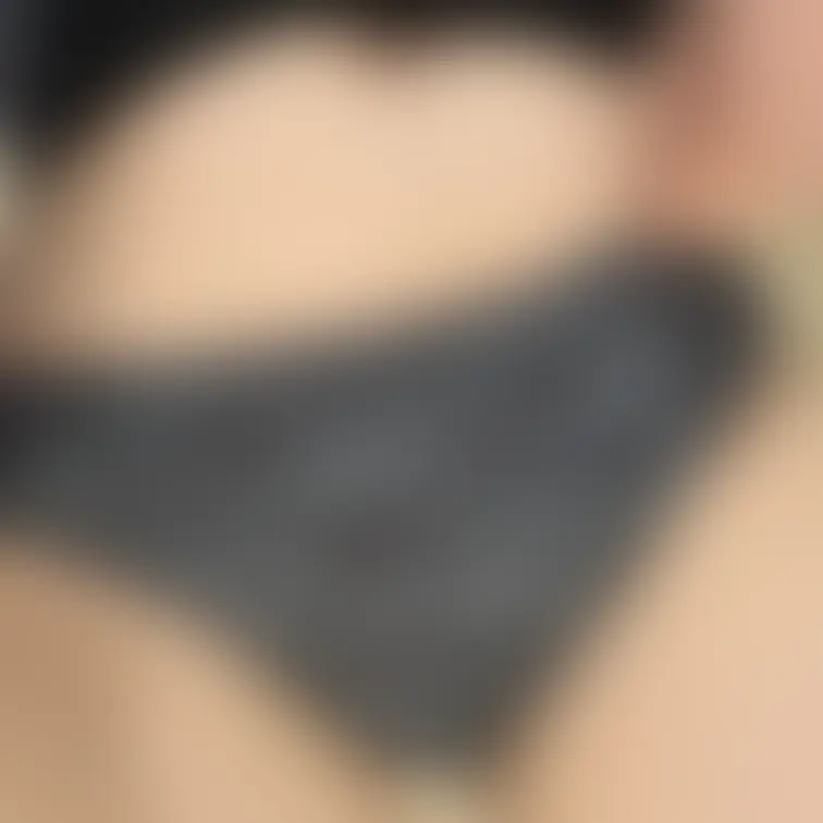 ぽぽぽの今日のパンツです🥰🥰 
黒の染みパンツです😅
クロッチもアップしてますよ🥰
クロッチ汚れはプラン加入で見れ