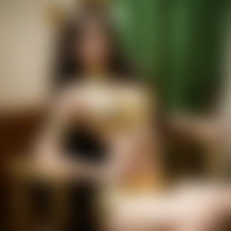 エジプト🇪🇬女王コスプレ
スタイル抜群❗️女王様👸
