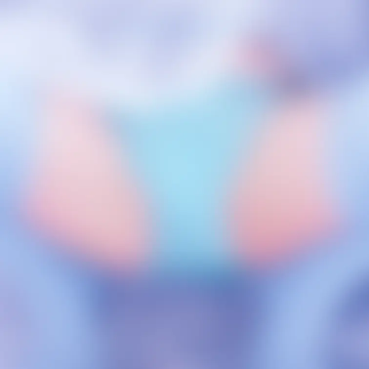 えっちな蹲踞の自撮りです🩵