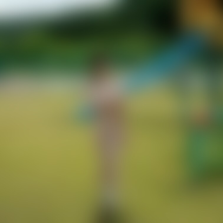 お昼の公園で＊。
恥ずかしすぎてちょっと隠しちゃった🥺💞