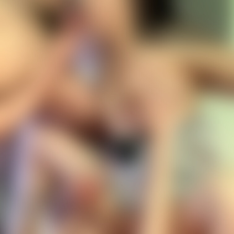 男達と快楽堕ちする肉便器妻YuYu
その様子を写した一枚です
貪欲に欲しがる肉便器妻YuYuをご覧下さい
動画はス