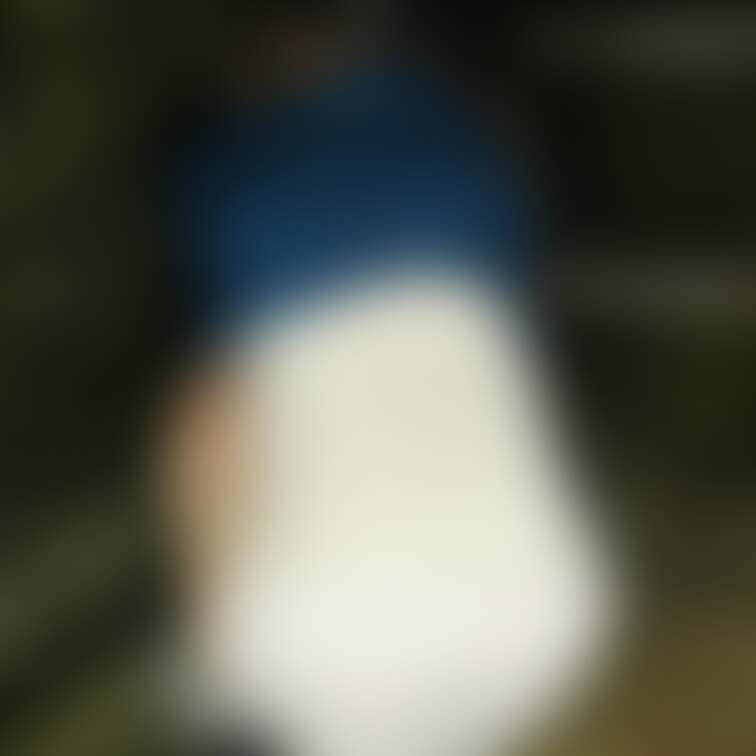これぞ普通のおばさんの後ろ姿ってやつです
お好みではありませんか