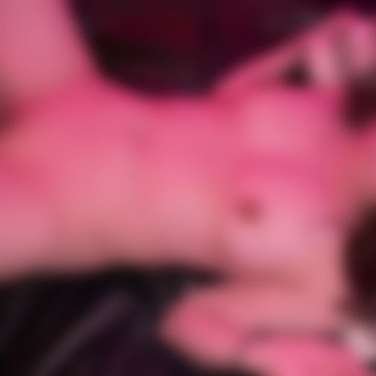 妻のマン○に超巨根がズボズボ出入りしています。
私の届かないところをガンガン突いてもらって妻も大喜びです。
#人妻