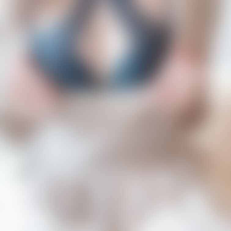 お疲れ様です🥰
ご褒美におっぱい♡♡♡

昼間Twitterに載せたのより
もっと見せちゃうね🤭❤️