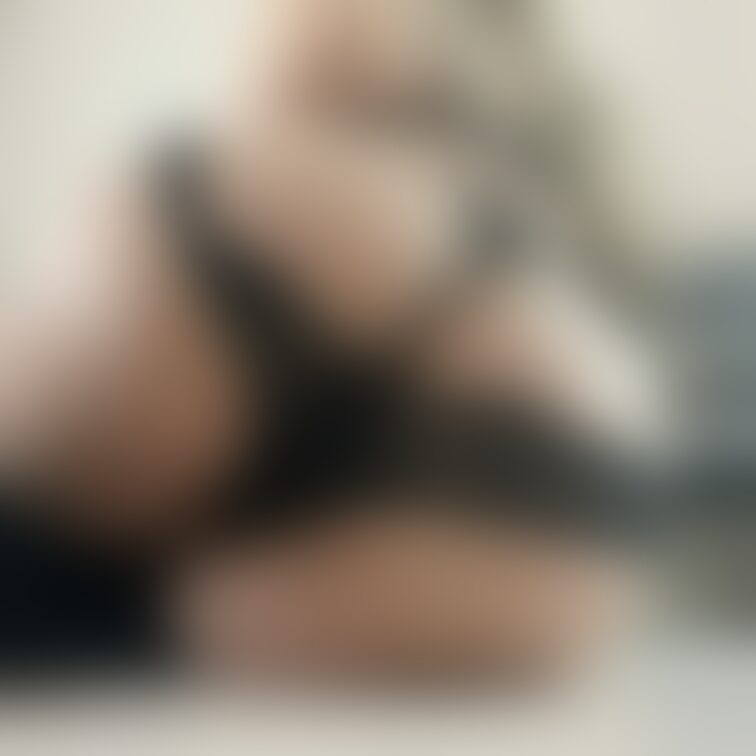 セクシーパンティのおしり部分の接写自撮り🖤⋆͛*͛