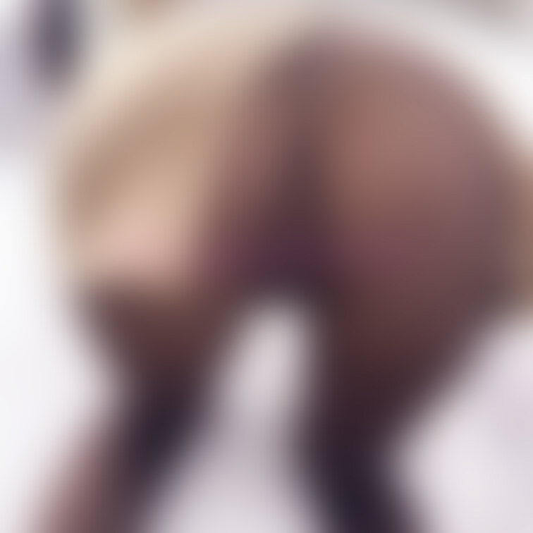 背後からずんずん突いてもらいたいなぁって💖
いつも思ってる人妻のおちり🍑
早く襲ってください😍🫶