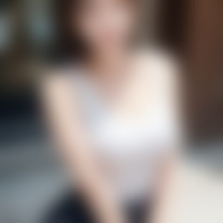 🟧OL　タンクトップ　スーツ🟧

ご覧いただきありがとうございます❤️
当アカウントは○○○でえっちな美女を生成し、
S