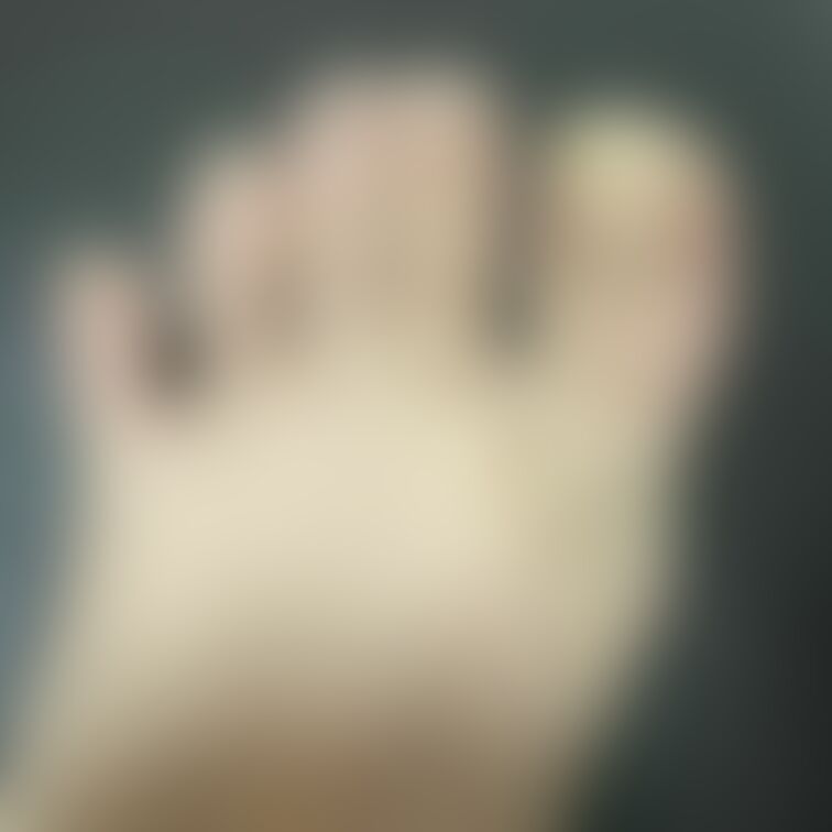 爪伸びた…