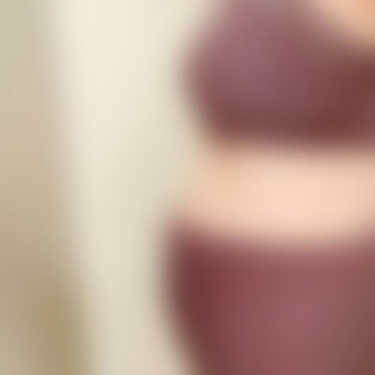 7ヶ月のおなか。おっぱいよりも前に出てきてる💓
元気に育ってね💓