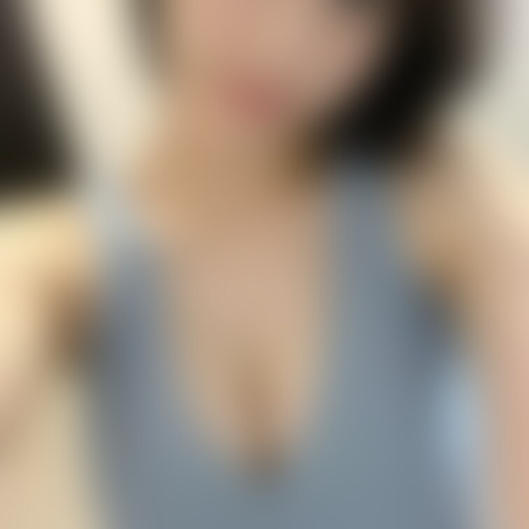自宅撮影会開催〜😂
ルームウェアで盛れる角度を研究したけど、下からはどう😚💓