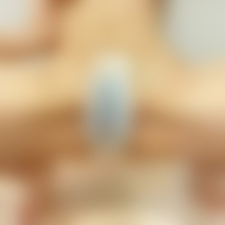 マン◯限界ショット🤣
具が見えそうやわ💦💦💦
ティッシュで隠したけどマン◯濡れてて
びちょんびちょんで大変💦💦💦
