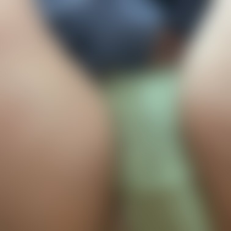むにむにしている(ノ)・_・(ヾ)