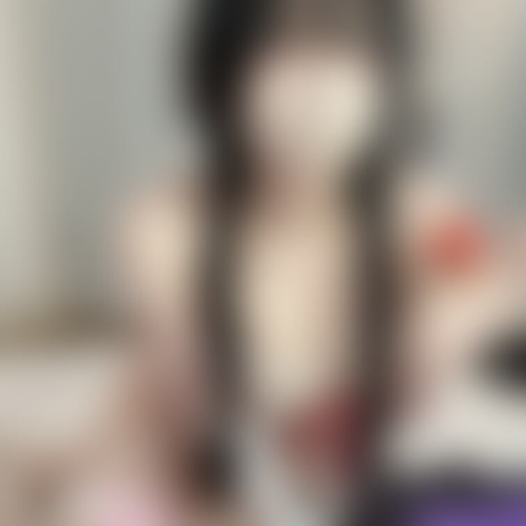 いちごが美味しい季節だーー

この前お友達に茨城のイチゴ農家さんからお土産で形が綺麗な大ぶりの苺を頂いたのだけれど、
