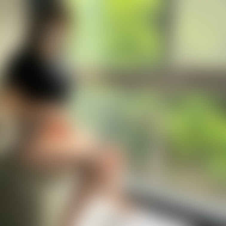 こんばんは🥰
ここは…景色が綺麗で落ち着くような、落ち着かないような不思議な空間ですね🫣
どんなシチュエーションかは